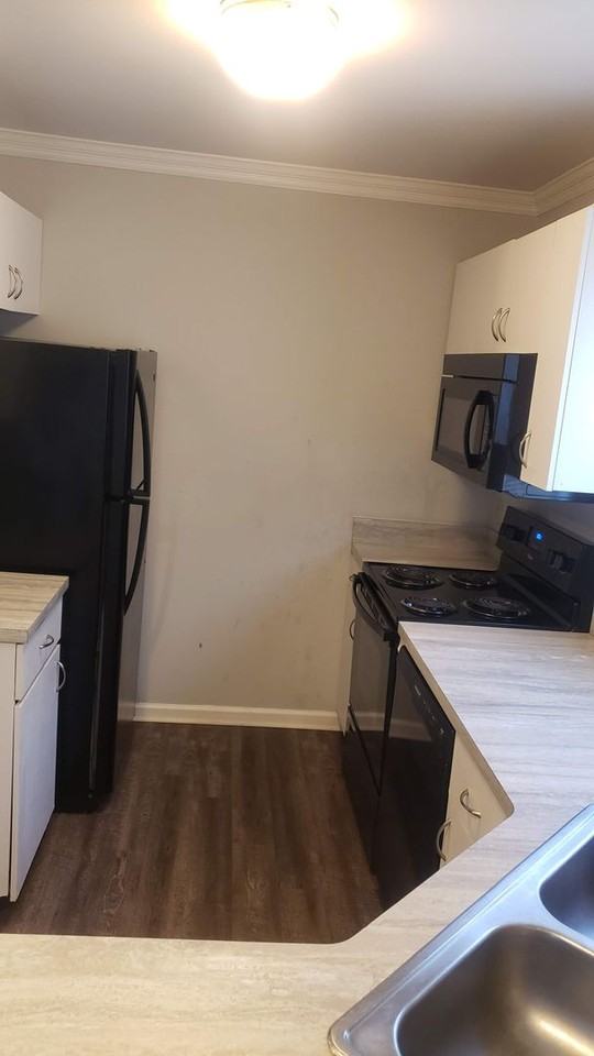 112 Chippenham Dr Apt H - Photo 6 of 18