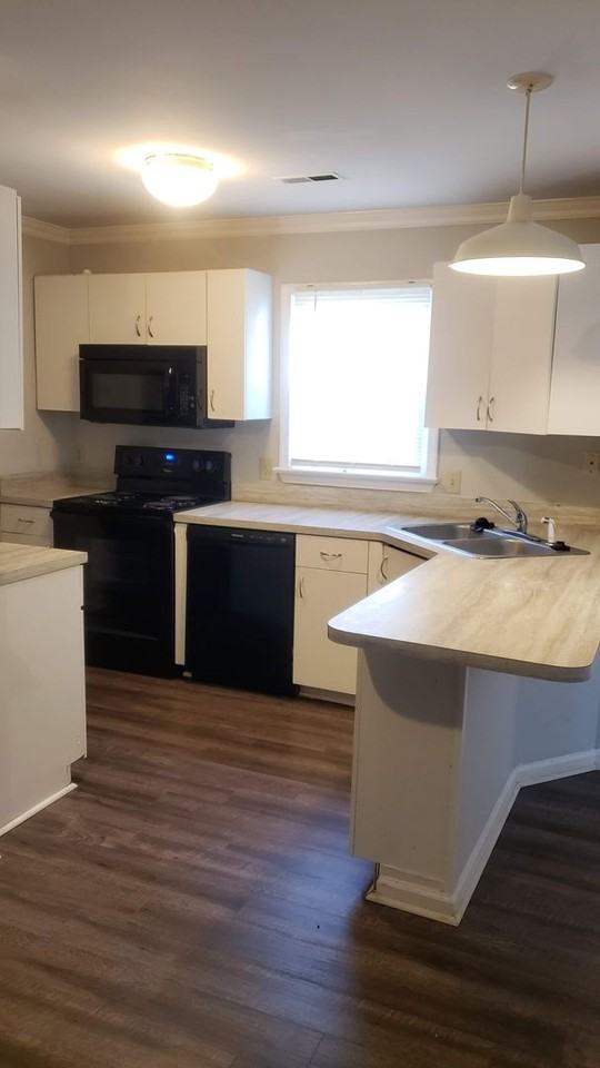 112 Chippenham Dr Apt H - Photo 7 of 18