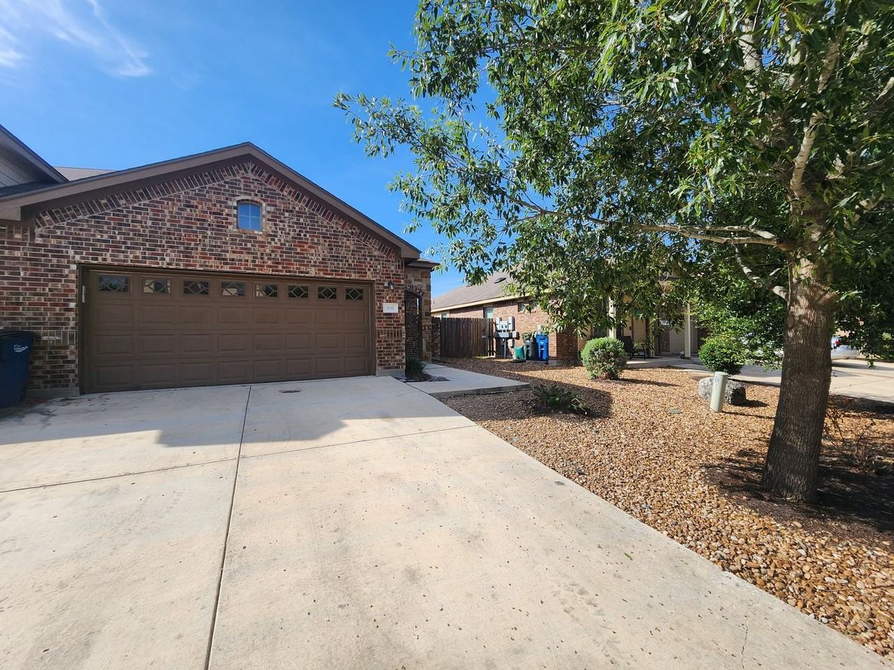 506 Creekside Cir - Photo 2 of 24