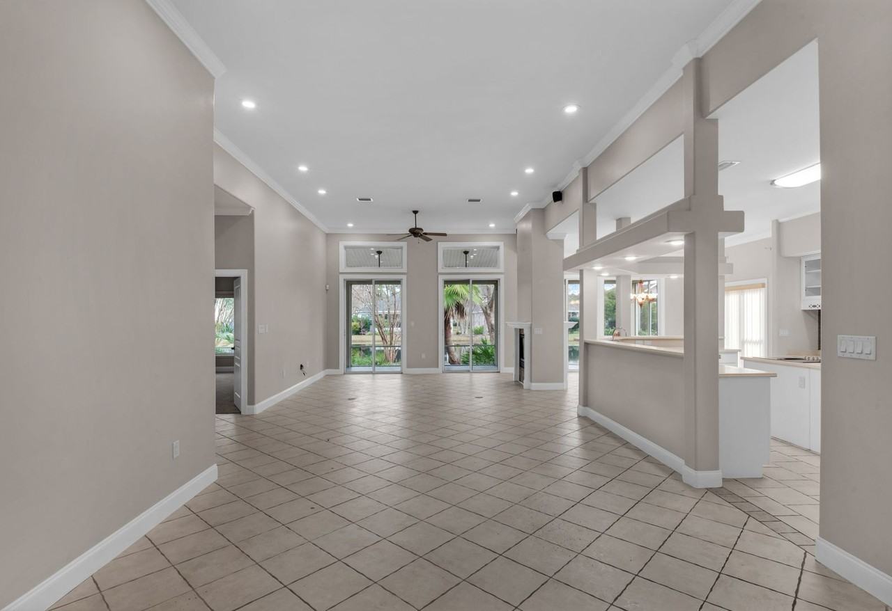 275 Tequesta Dr - Photo 3 of 26