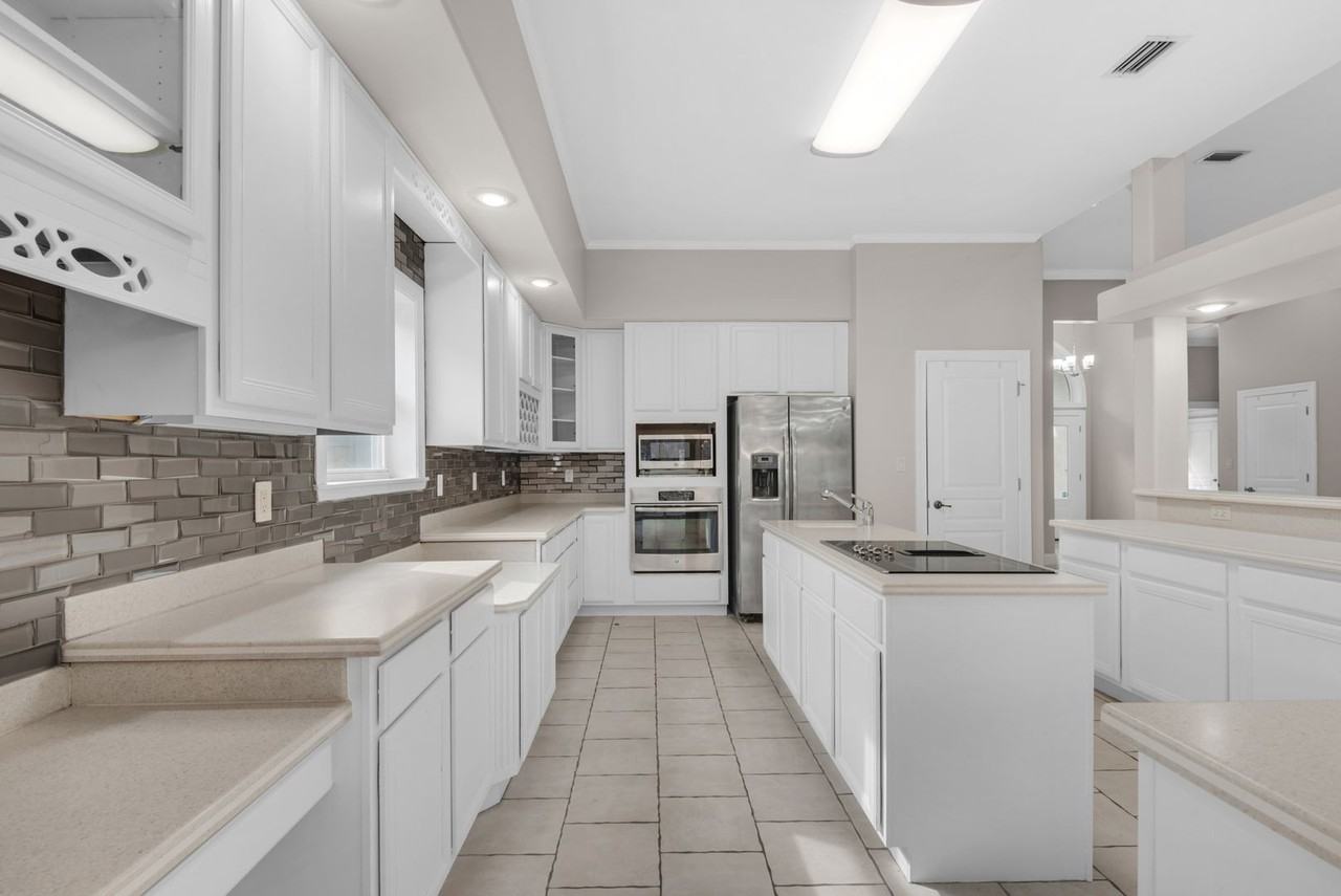 275 Tequesta Dr - Photo 5 of 26