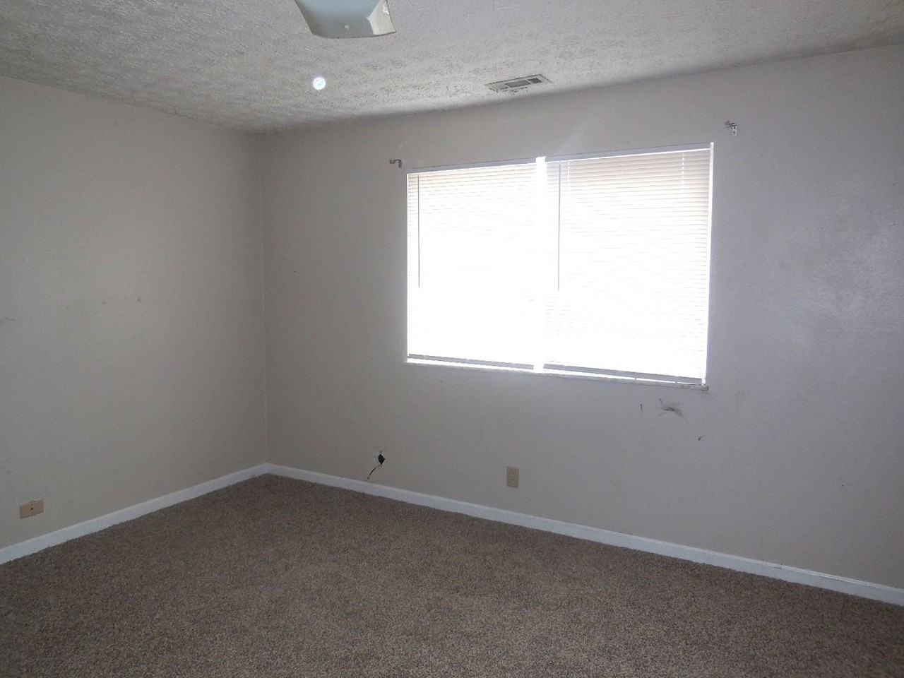 1114 Cherokee St #A - Photo 6 of 10