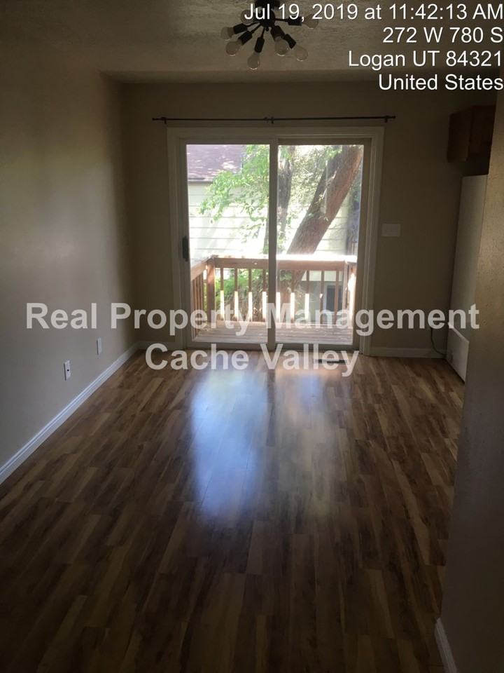 277 W 815 S - Photo 2 of 11