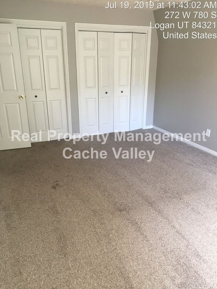 277 W 815 S - Photo 5 of 11