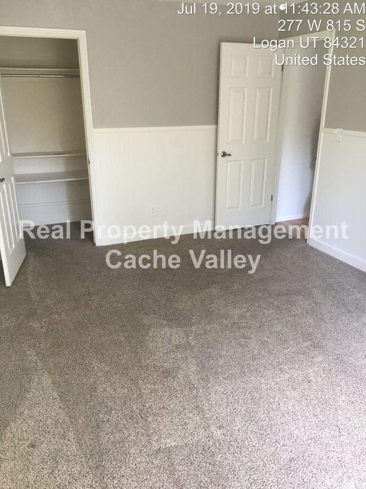 277 W 815 S - Photo 6 of 11