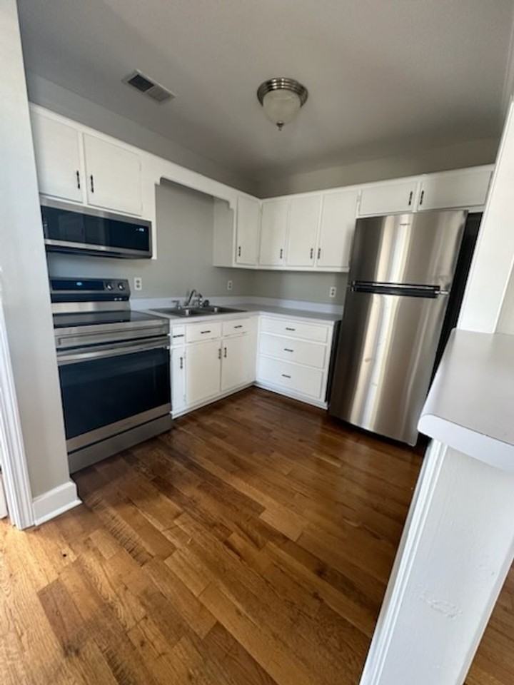 117 S Main St - Photo 7 of 16