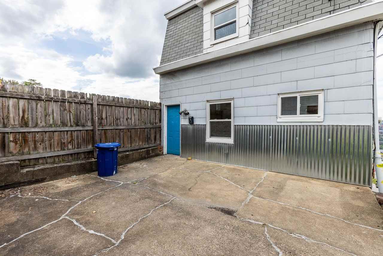 1 Regina St - Photo 6 of 40