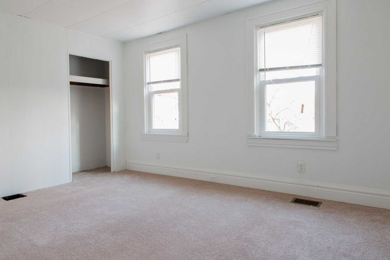 321 Seward St - Photo 5 of 13