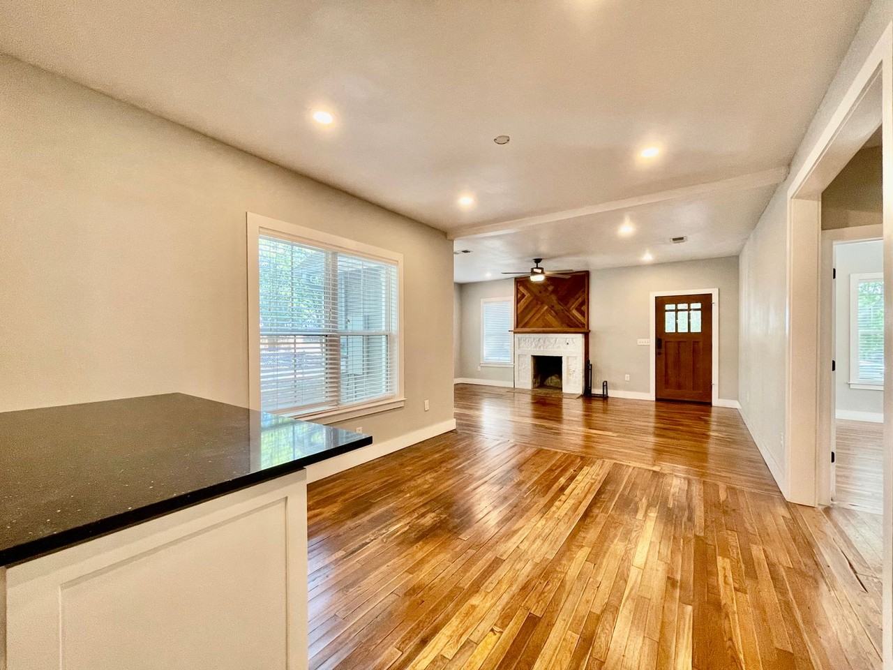 123 N Mitchell Ave - Photo 4 of 20