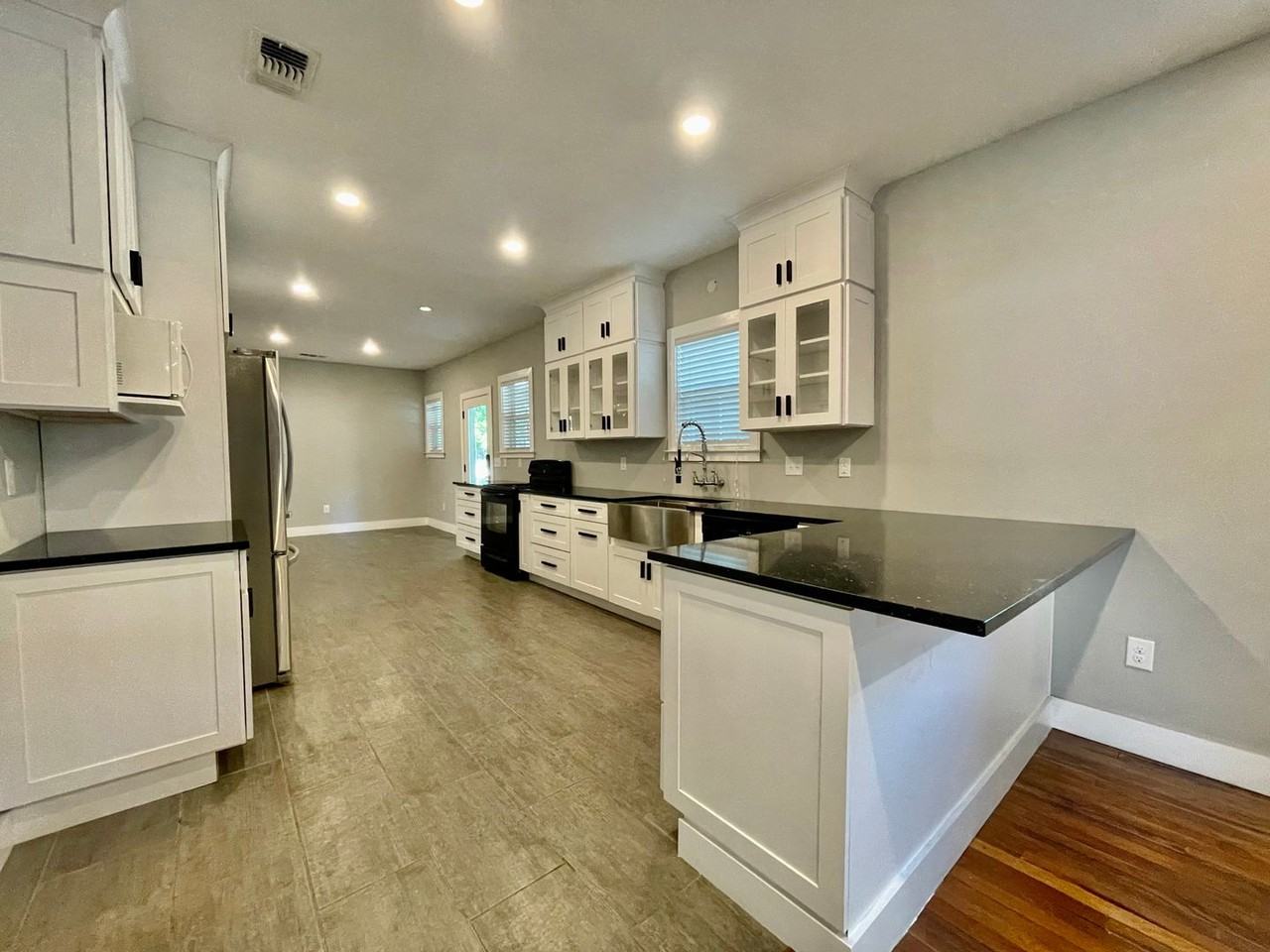 123 N Mitchell Ave - Photo 7 of 20