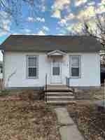 featured image of 511 W Grand Ave