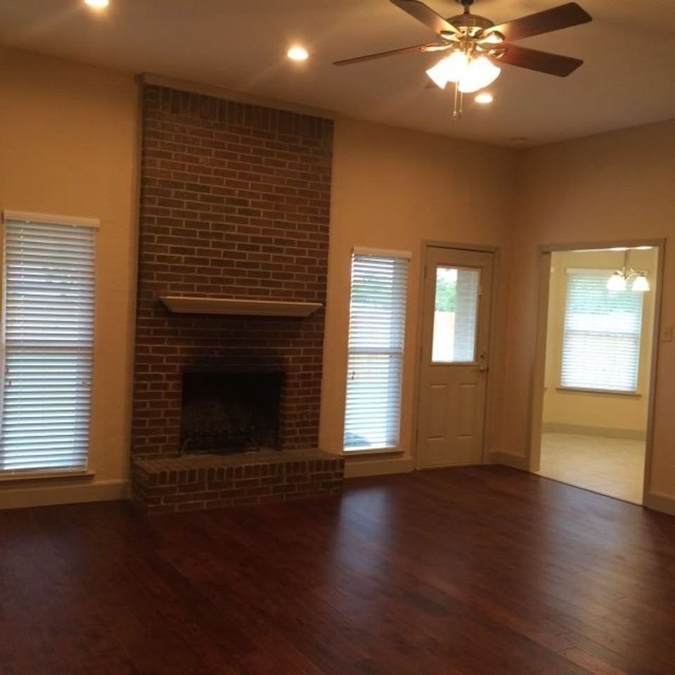 7709 Williams Ave - Photo 2 of 21