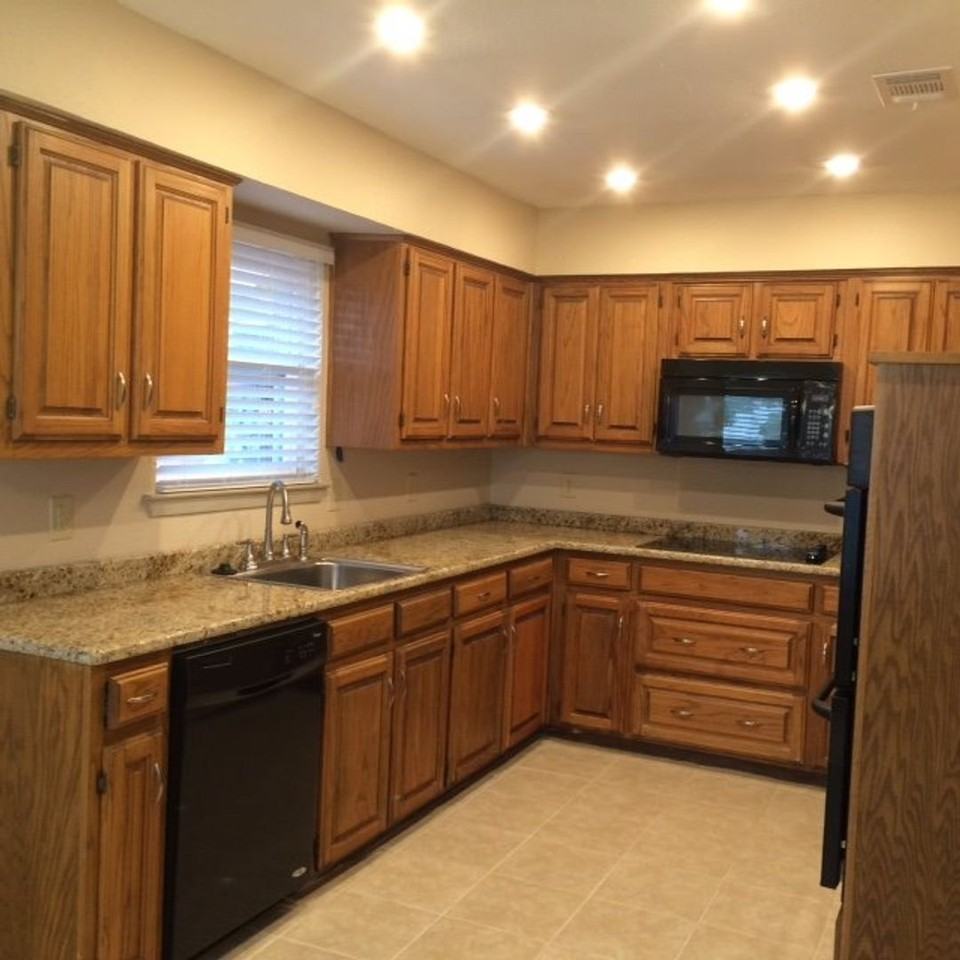 7709 Williams Ave - Photo 3 of 21