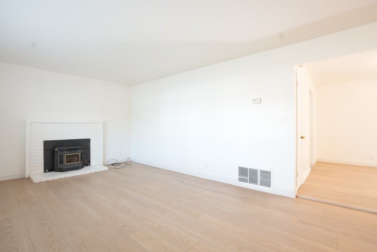 841 Laguna St - Photo 2 of 26