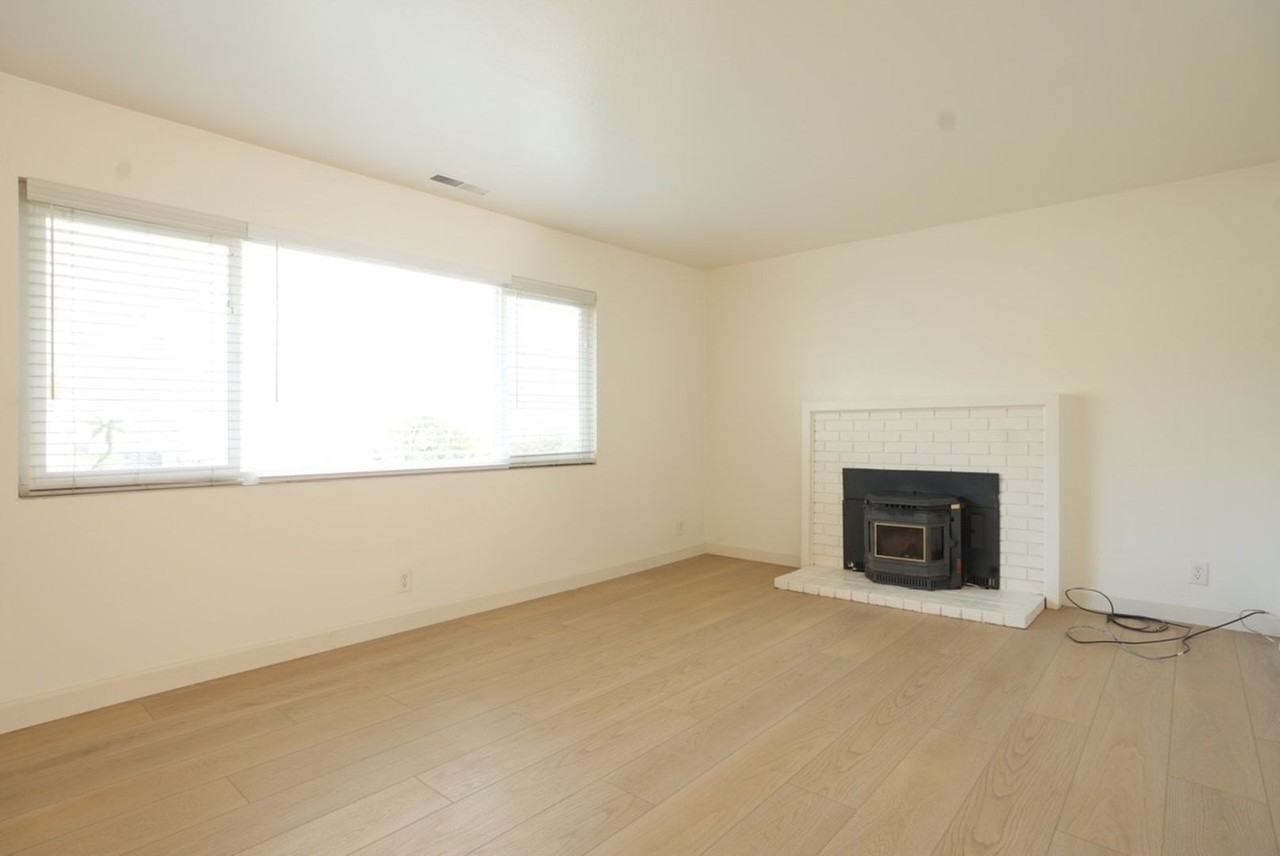 841 Laguna St - Photo 3 of 26