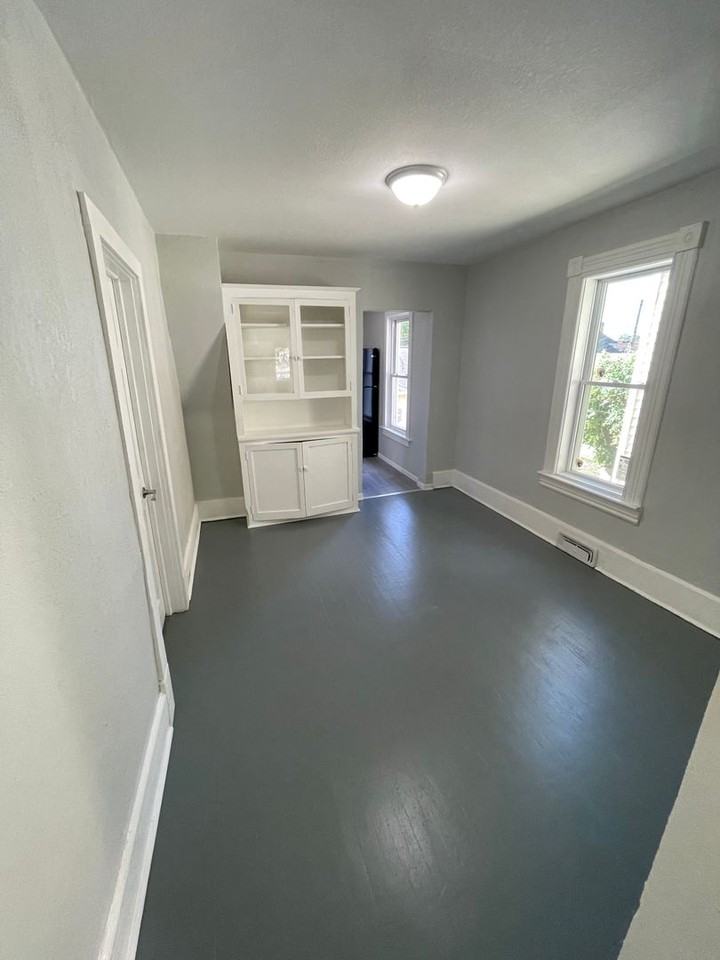 4824 W 6th St - Photo 6 of 19