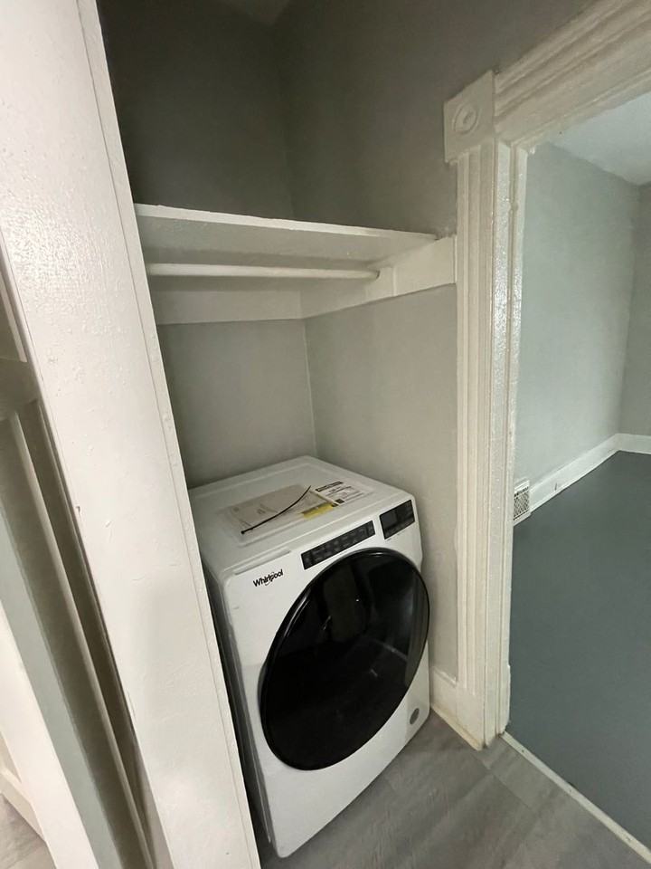 4824 W 6th St - Photo 7 of 19