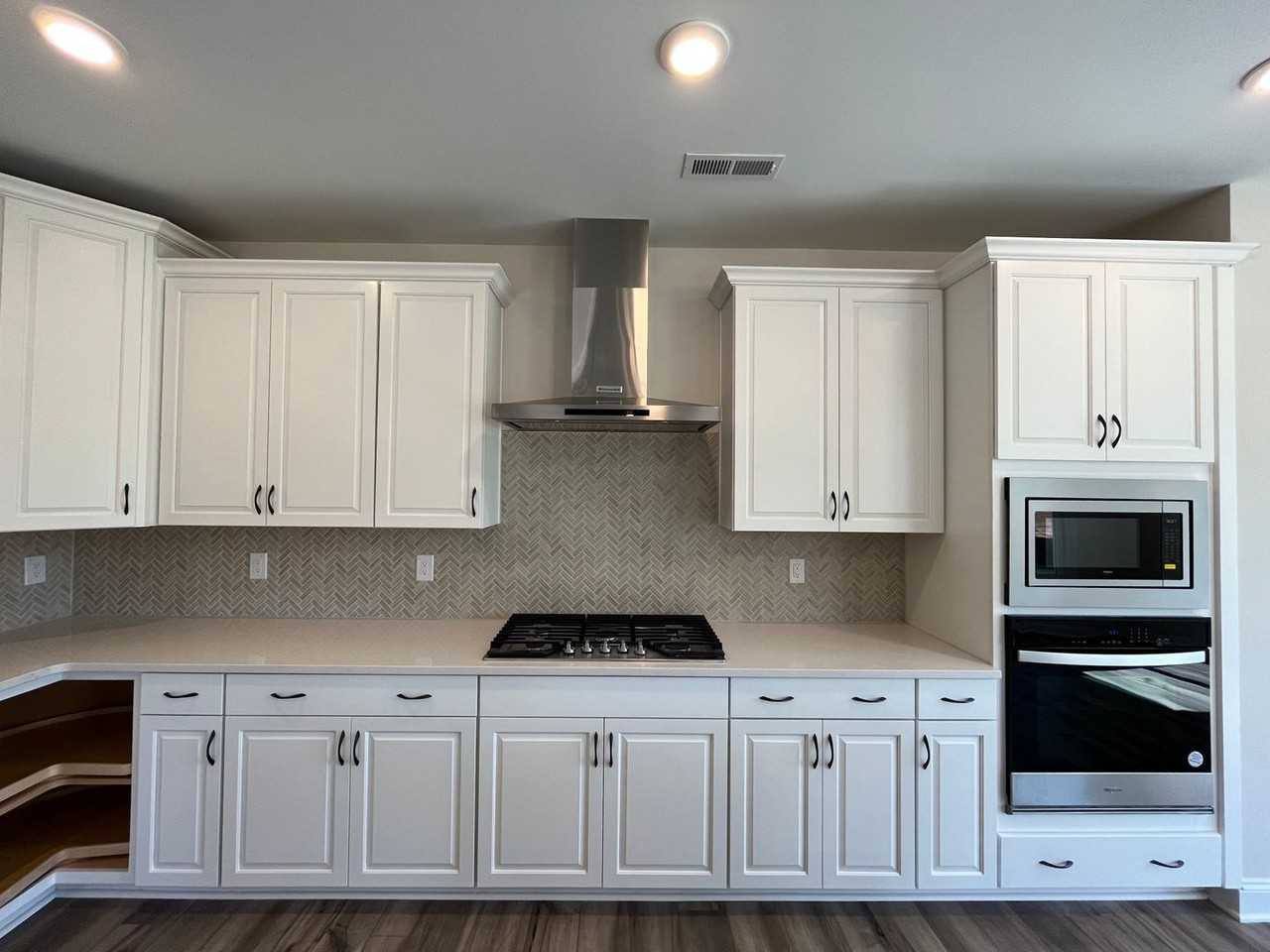 644 Silvercomet Dr - Photo 4 of 40