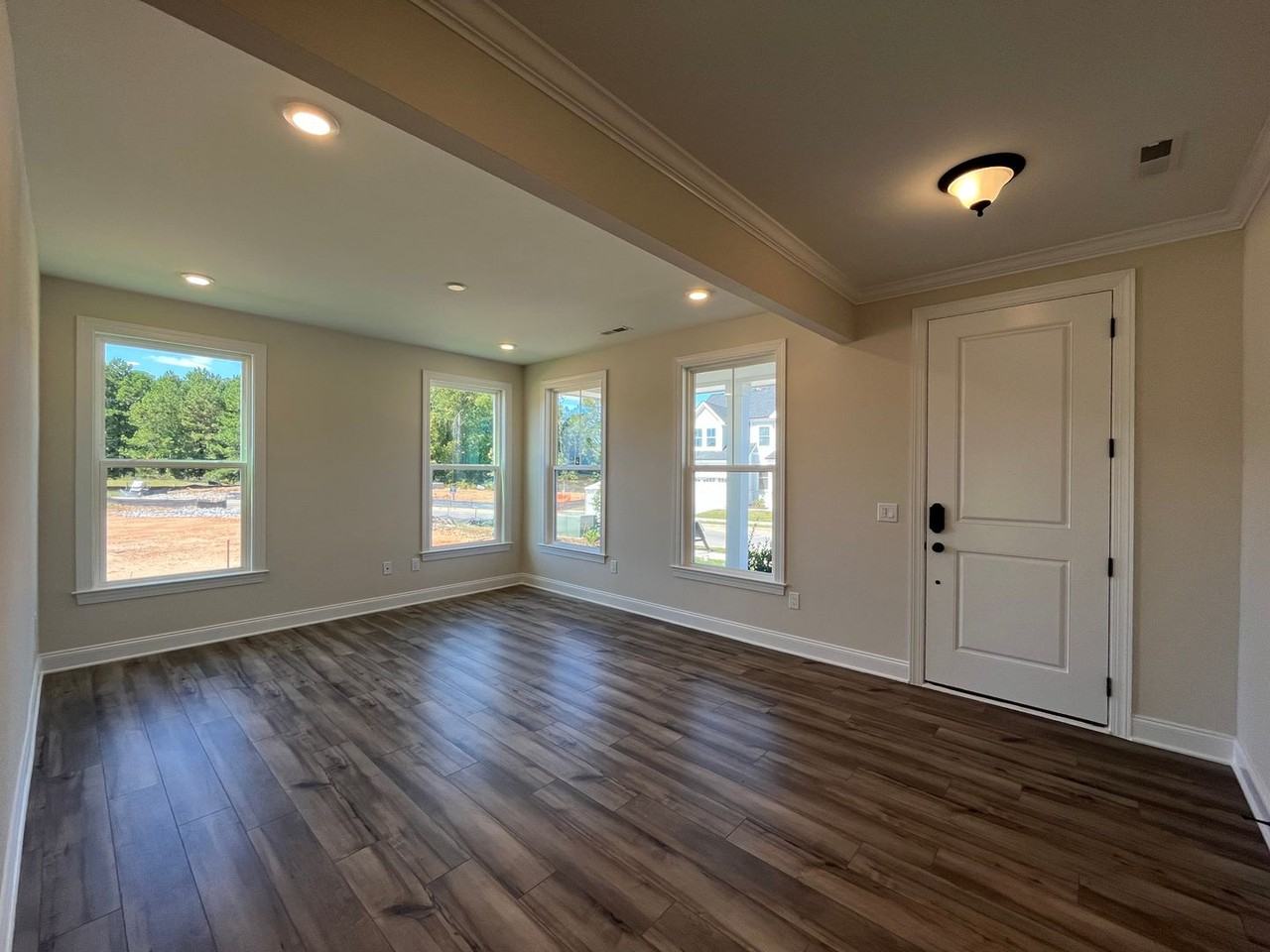 644 Silvercomet Dr - Photo 6 of 40