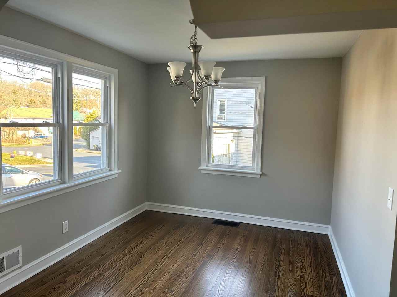 308 W Main St - Photo 7 of 18