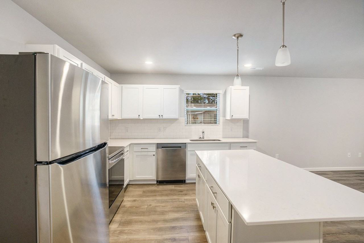 501 E Apple Ave - Photo 2 of 16