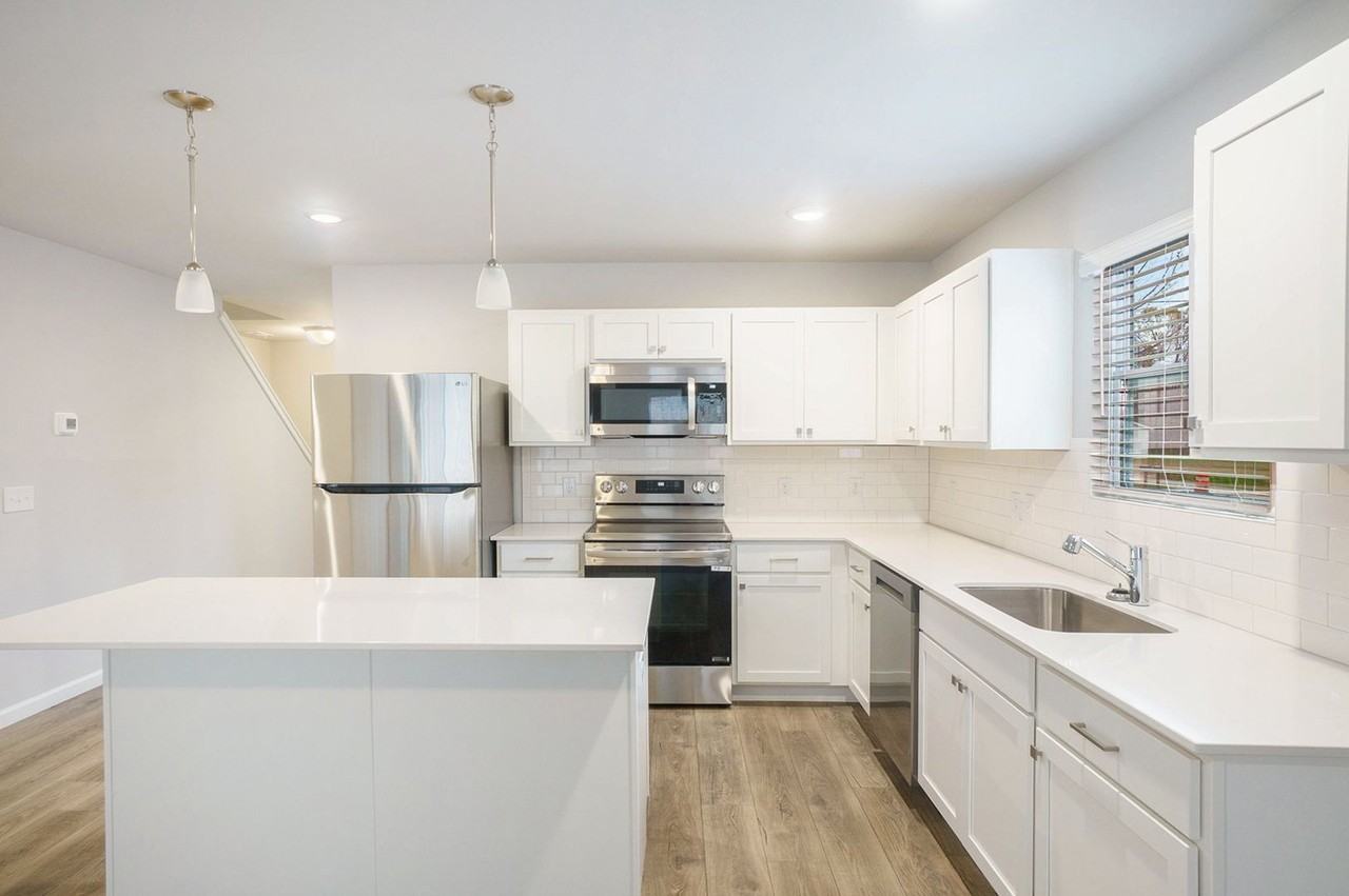 501 E Apple Ave - Photo 3 of 16