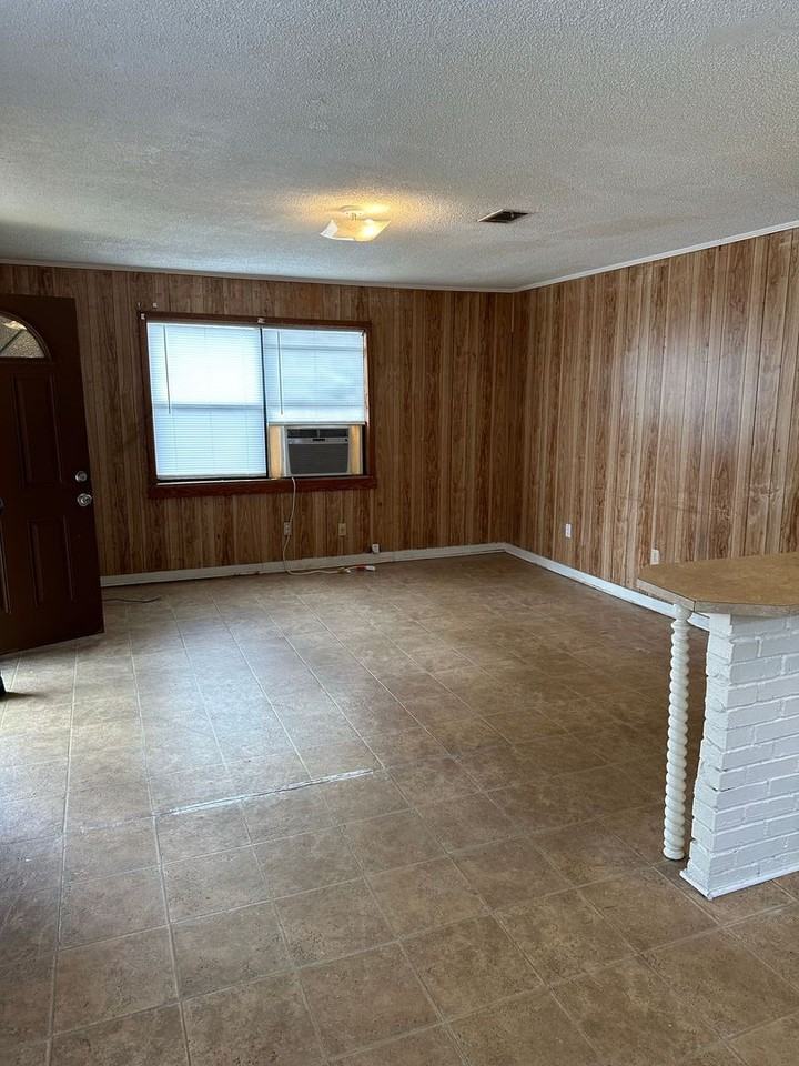 712 South Park Street - Photo 2 of 21