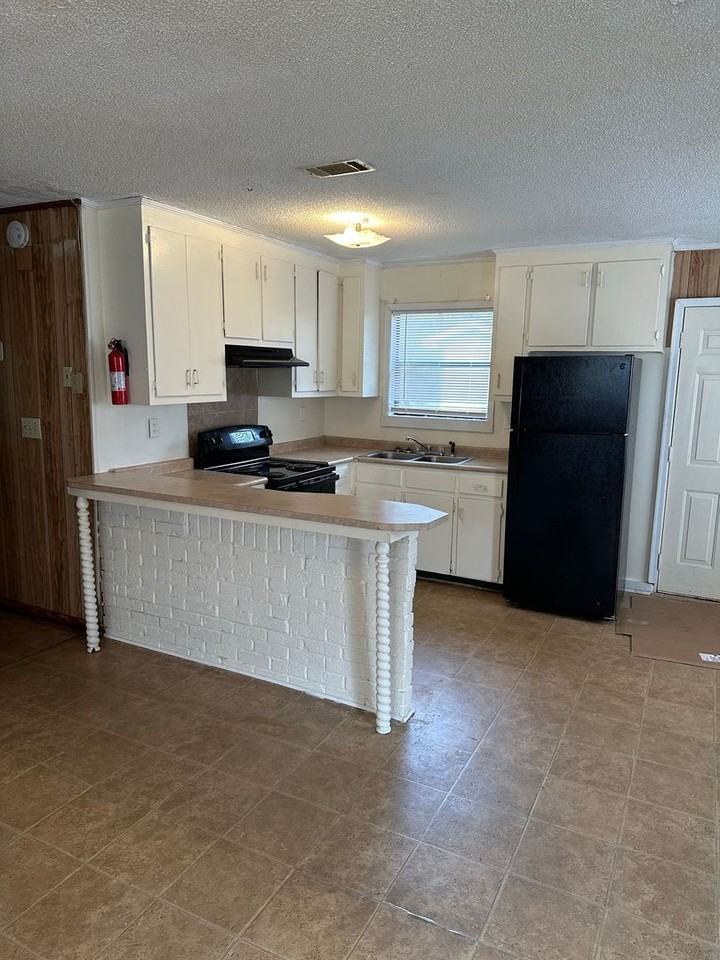 712 South Park Street - Photo 4 of 21