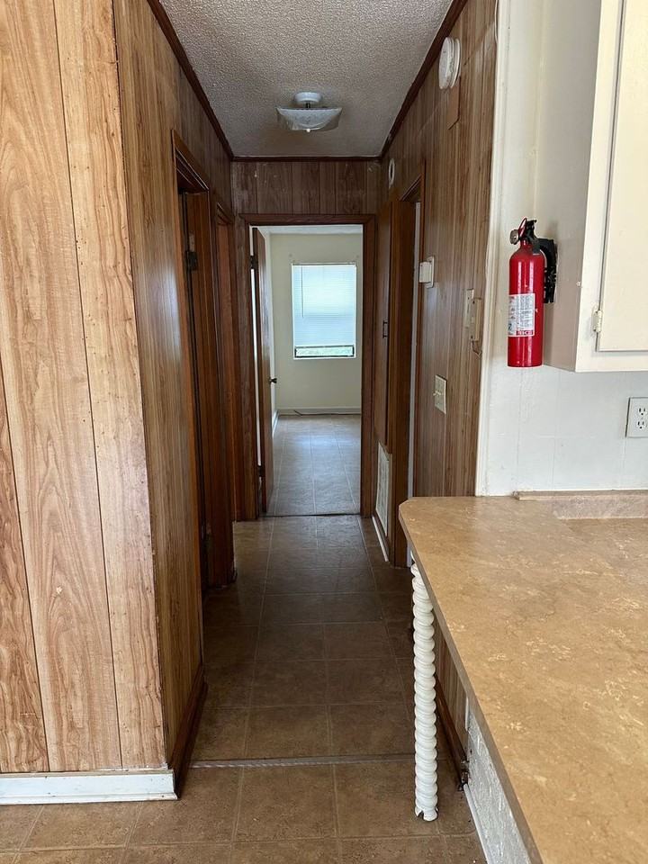 712 South Park Street - Photo 6 of 21