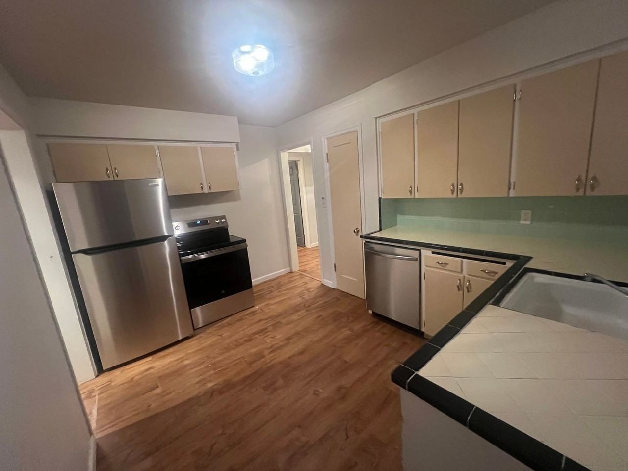 1511 E 29th Ave - Photo 6 of 14