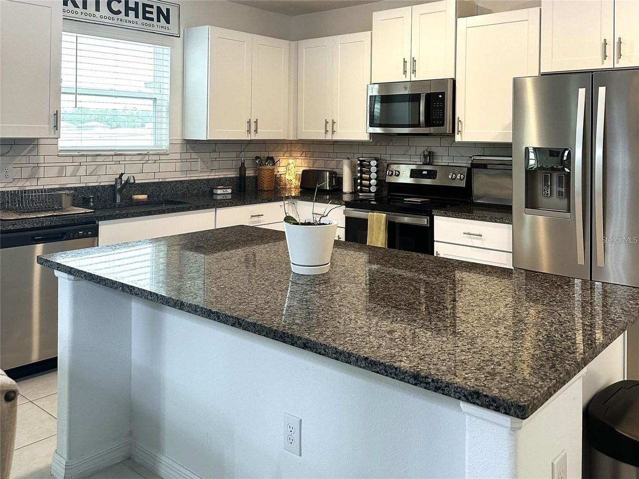 4406 Trotters Way - Photo 3 of 18