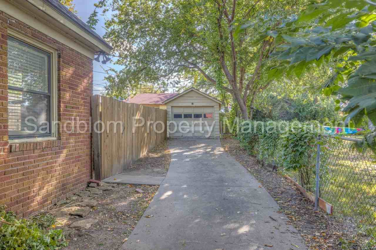 1135 S Birmingham Pl - Photo 4 of 26