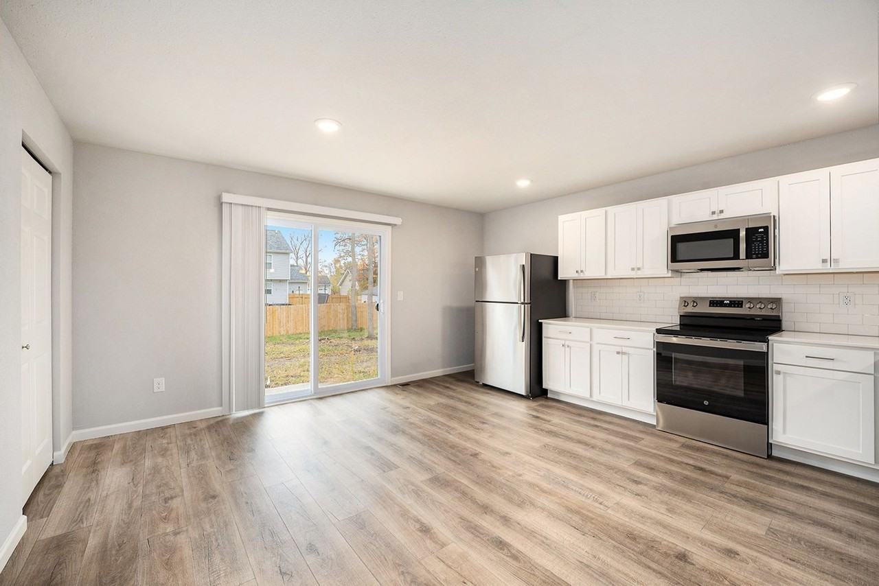 1610 Autumn Ridge Ln - Photo 2 of 22
