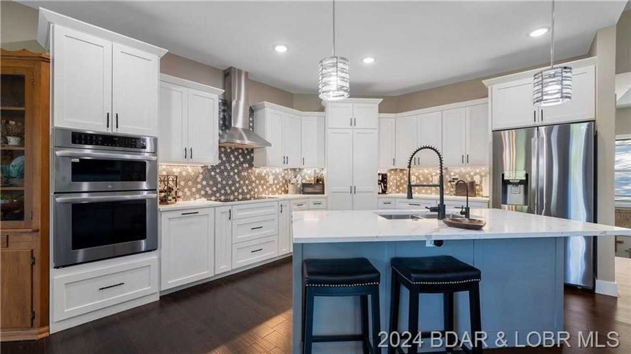 484 Hogan Dr - Photo 3 of 6