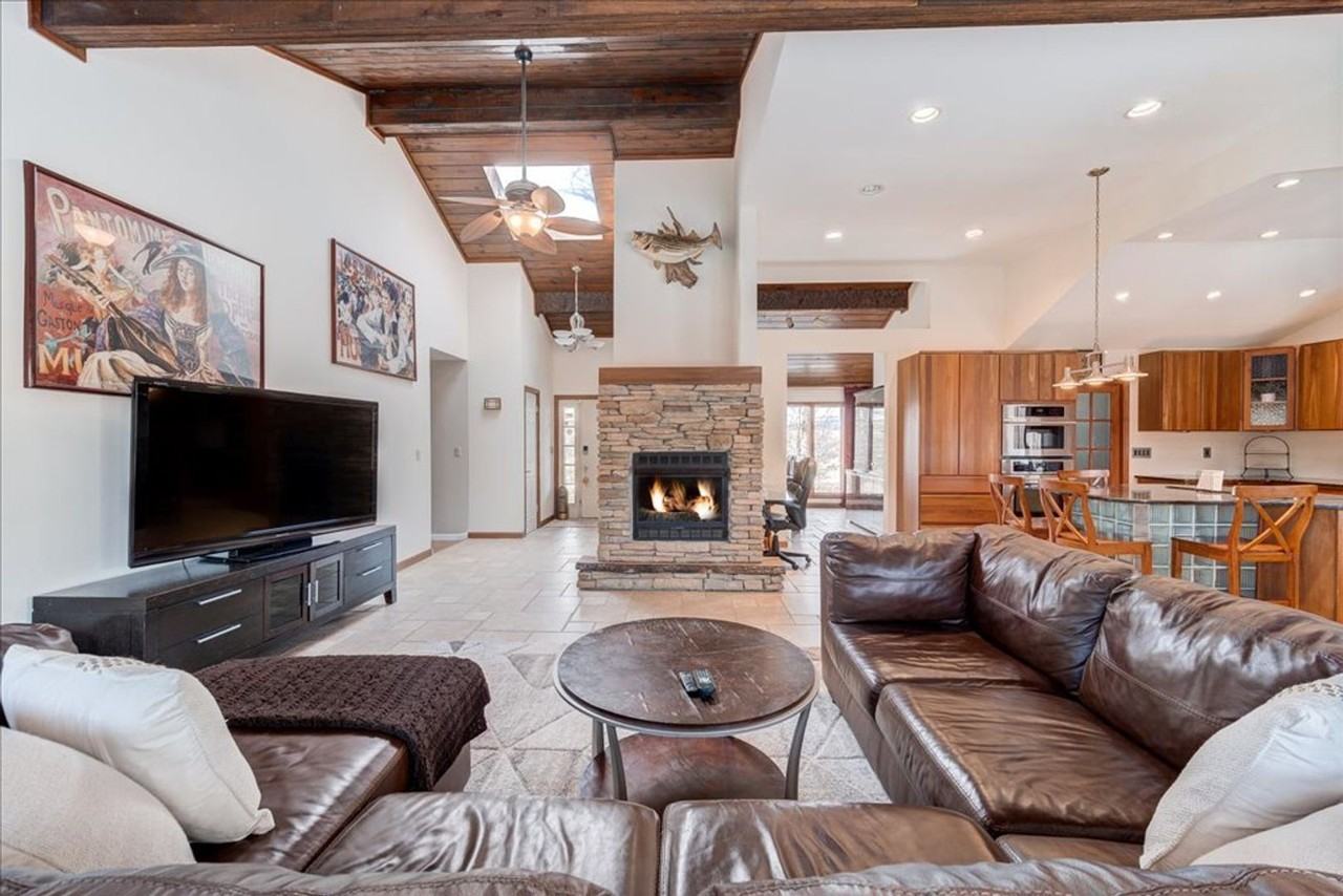 441 Burlingham Rd - Photo 3 of 50