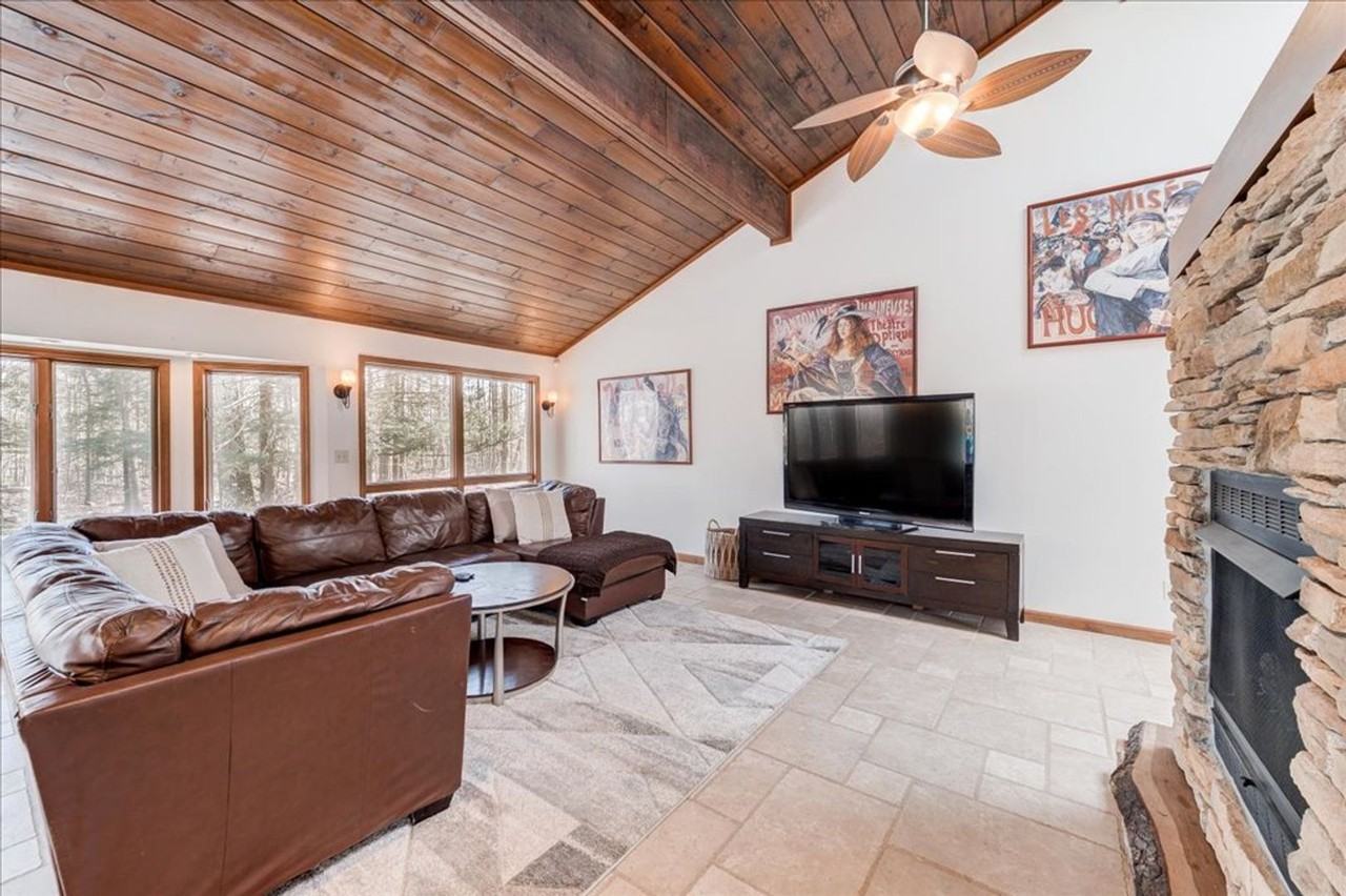 441 Burlingham Rd - Photo 7 of 50