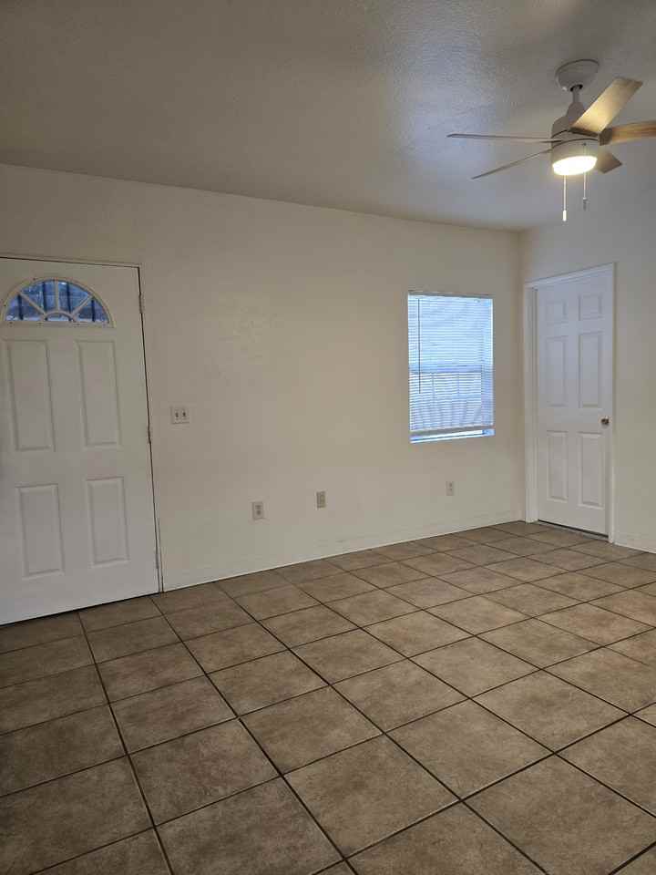 1442 Alamitos Ave #C - Photo 4 of 10