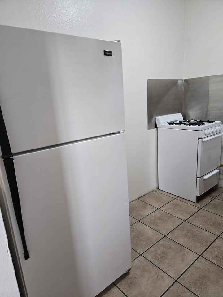 1442 Alamitos Ave #C - Photo 5 of 10