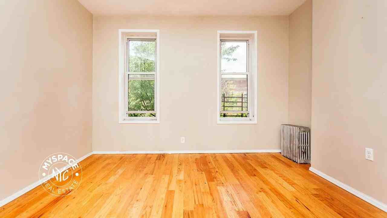 1719 Madison St #3R - Photo 5 of 7