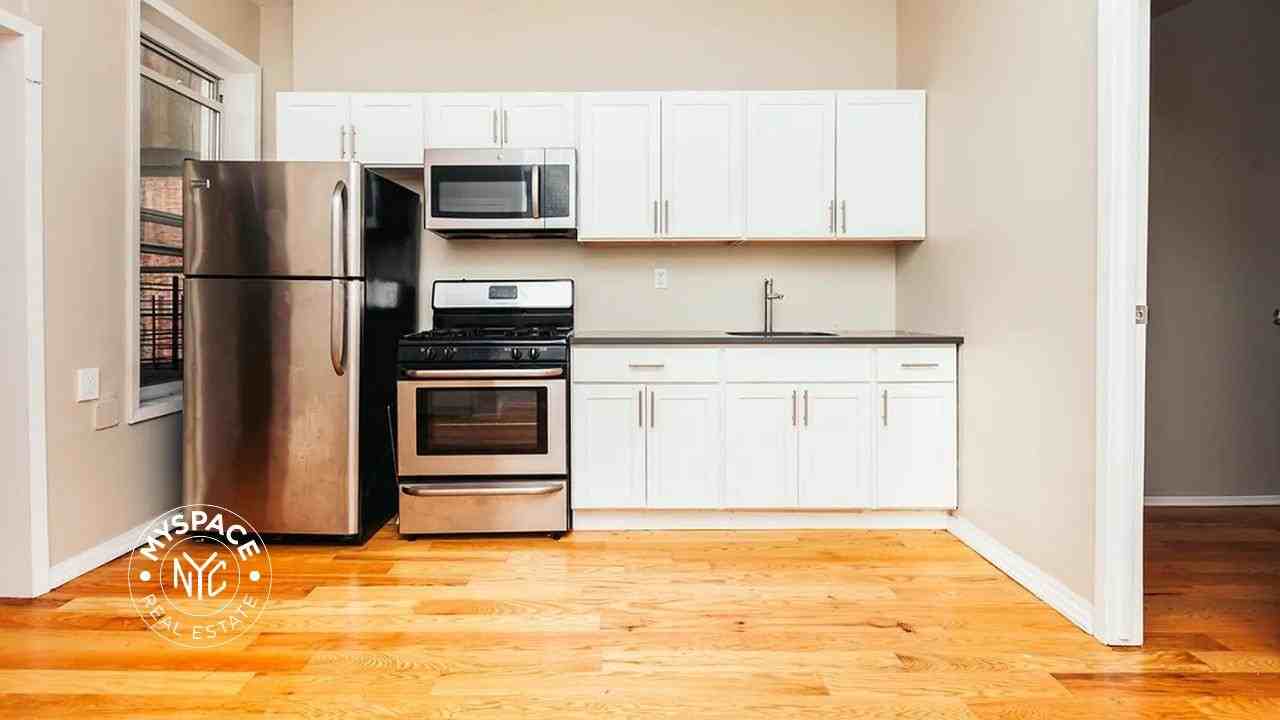 1719 Madison St #3R - Photo 6 of 7