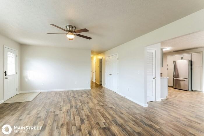 376 Clover Cove Dr - Photo 3 of 16