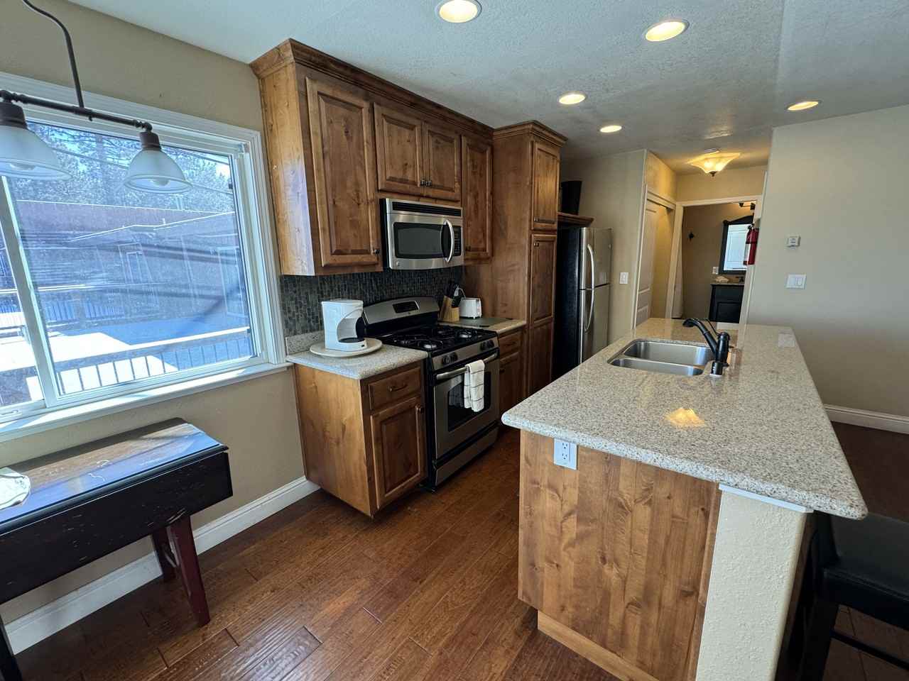 985 Lakeview Avenue #6 - Photo 4 of 16