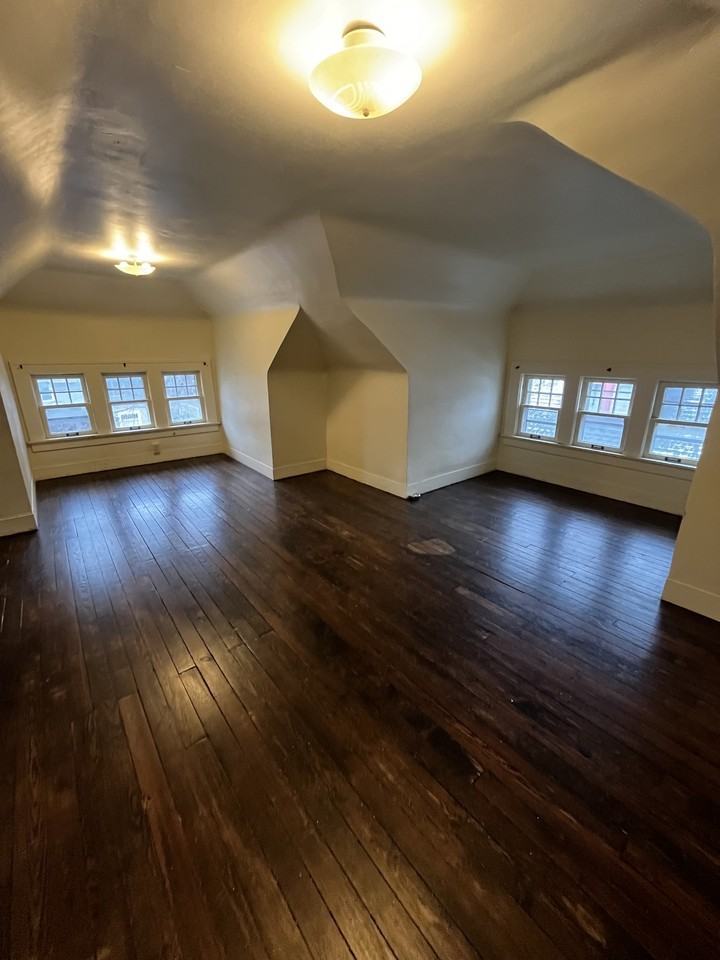 128 Corson Ave #NA - Photo 2 of 20