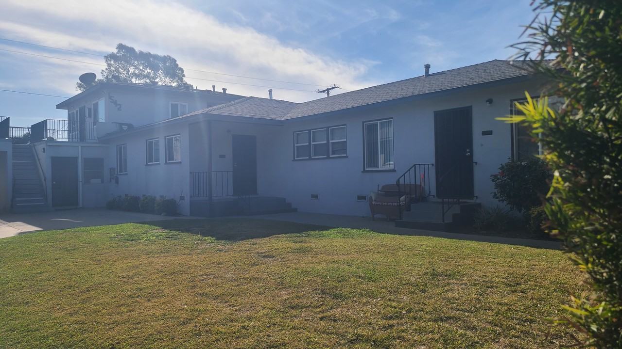 1540 W 20th St #1540 - Photo 3 of 13