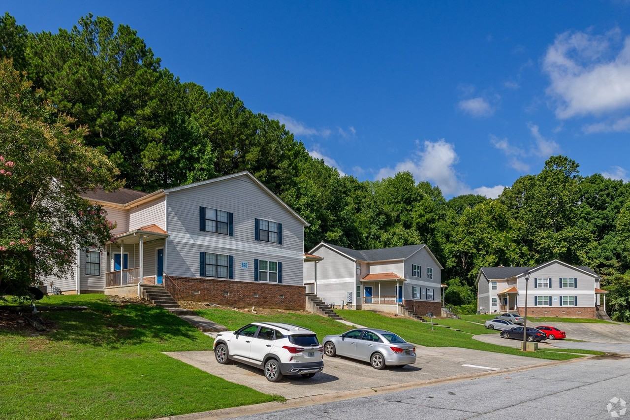 Briarhill 563 Apartments - Photo 5 of 21