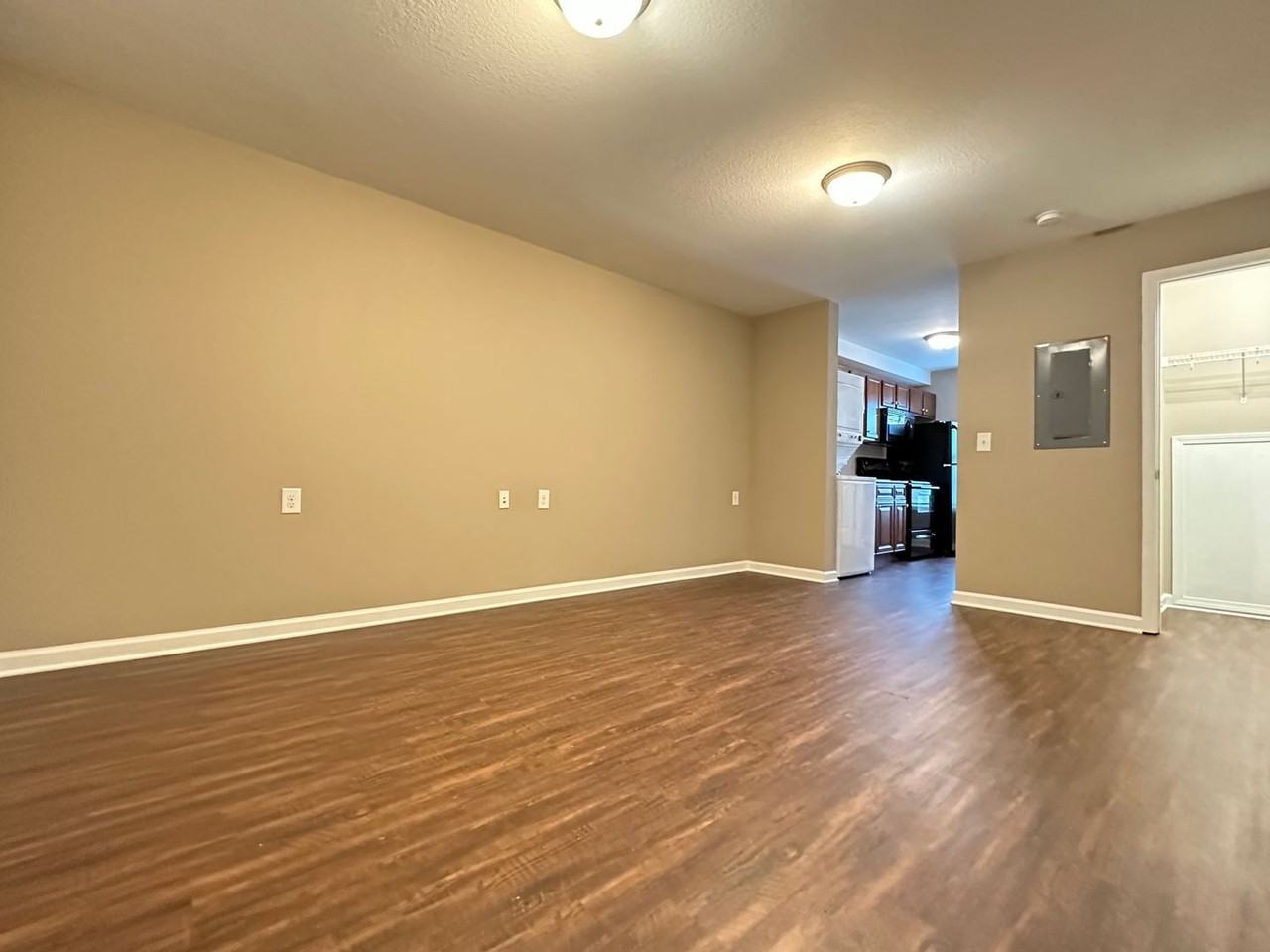 Condor Court - Photo 4 of 10