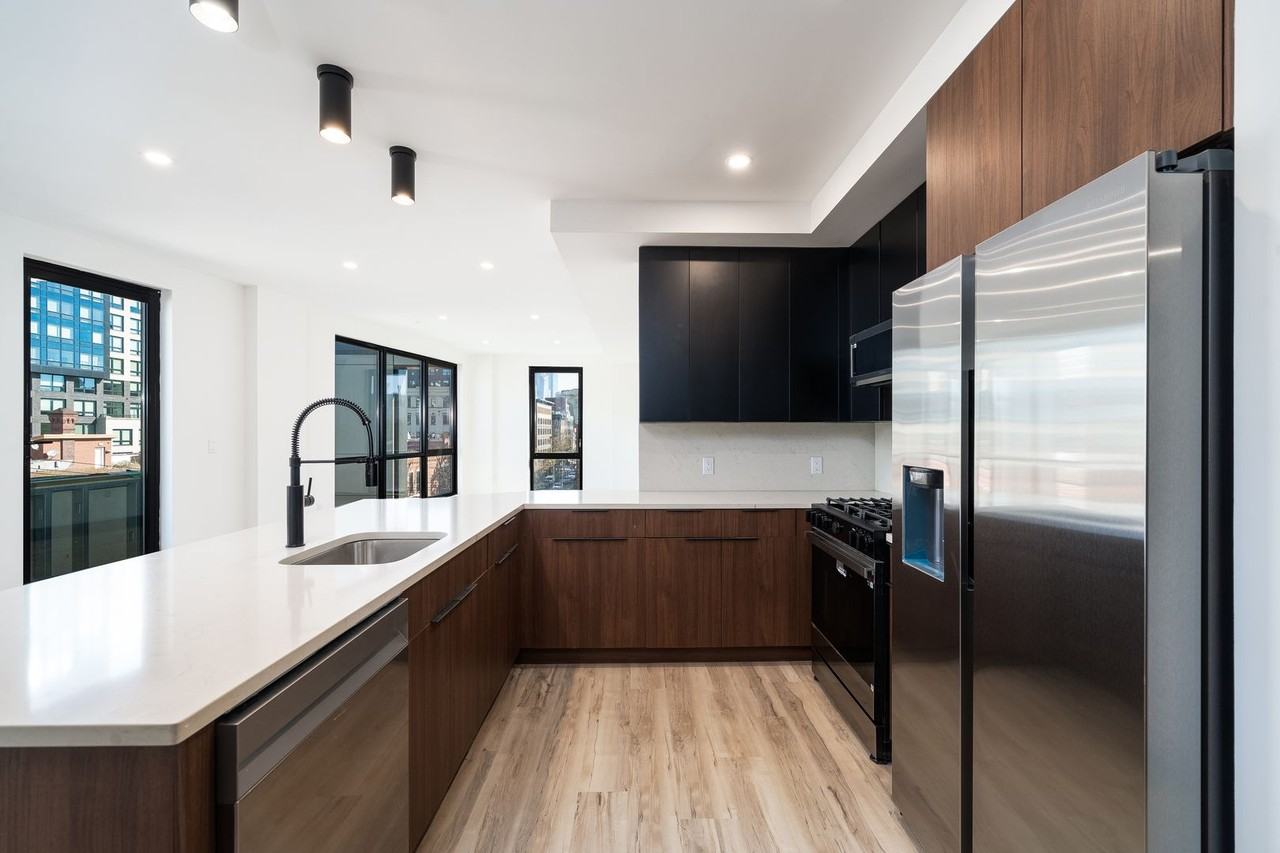 The Constantine - Photo 3 of 18