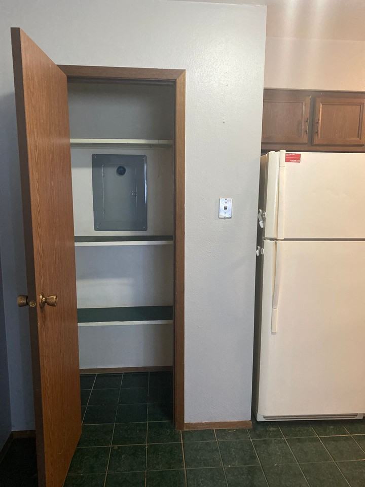 115 Central - Photo 4 of 7