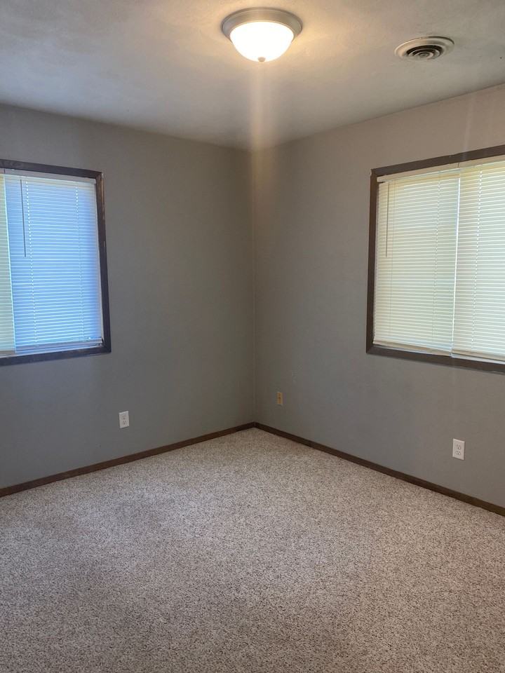 115 Central - Photo 6 of 7