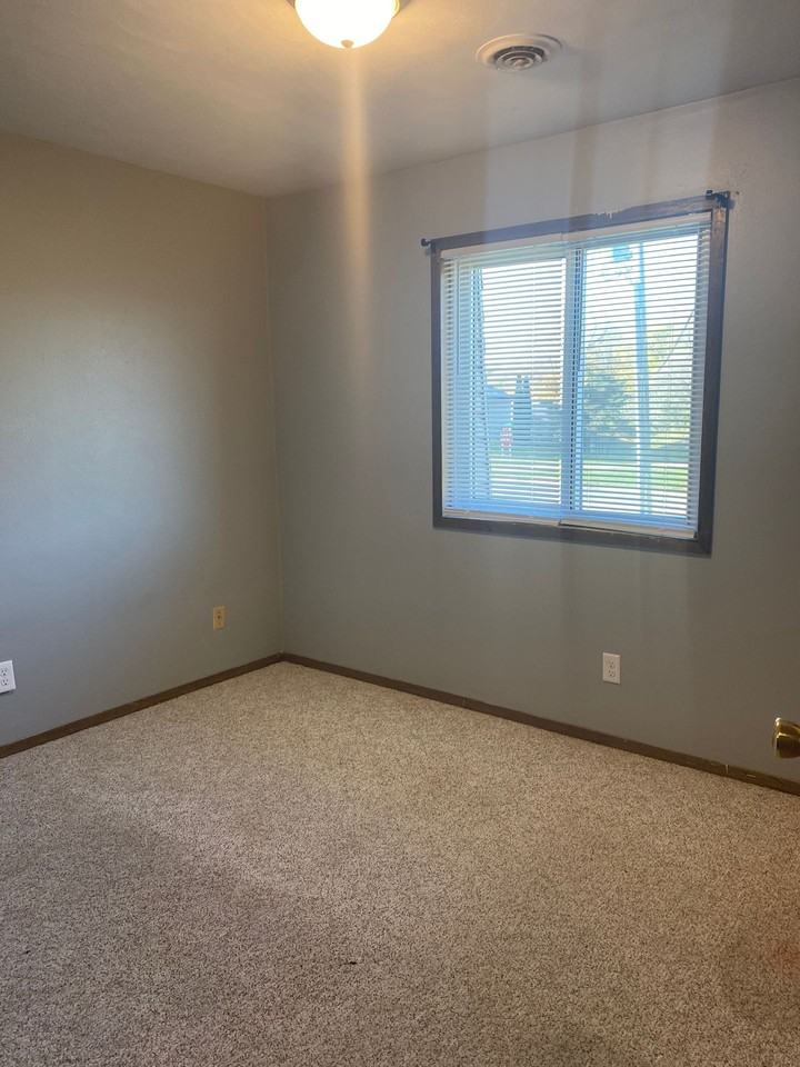 115 Central - Photo 7 of 7